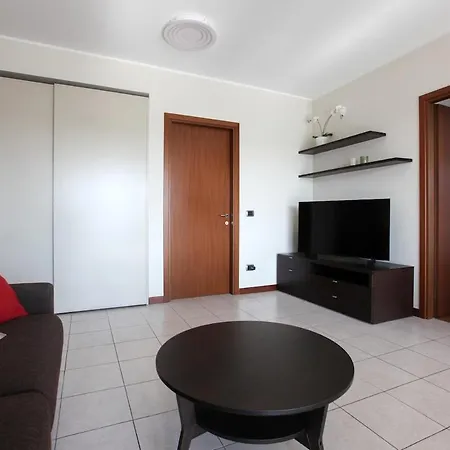 Luminoso Con Ampio Terrazzo A 10 Minuti Dalla Metro Apartment