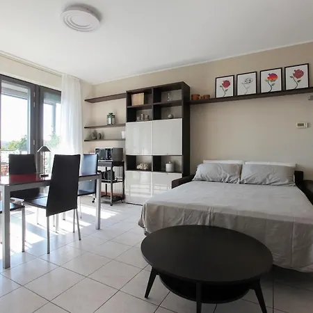 Luminoso Con Ampio Terrazzo A 10 Minuti Dalla Metro Apartment *